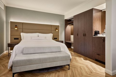 Junior Suite Bedroom