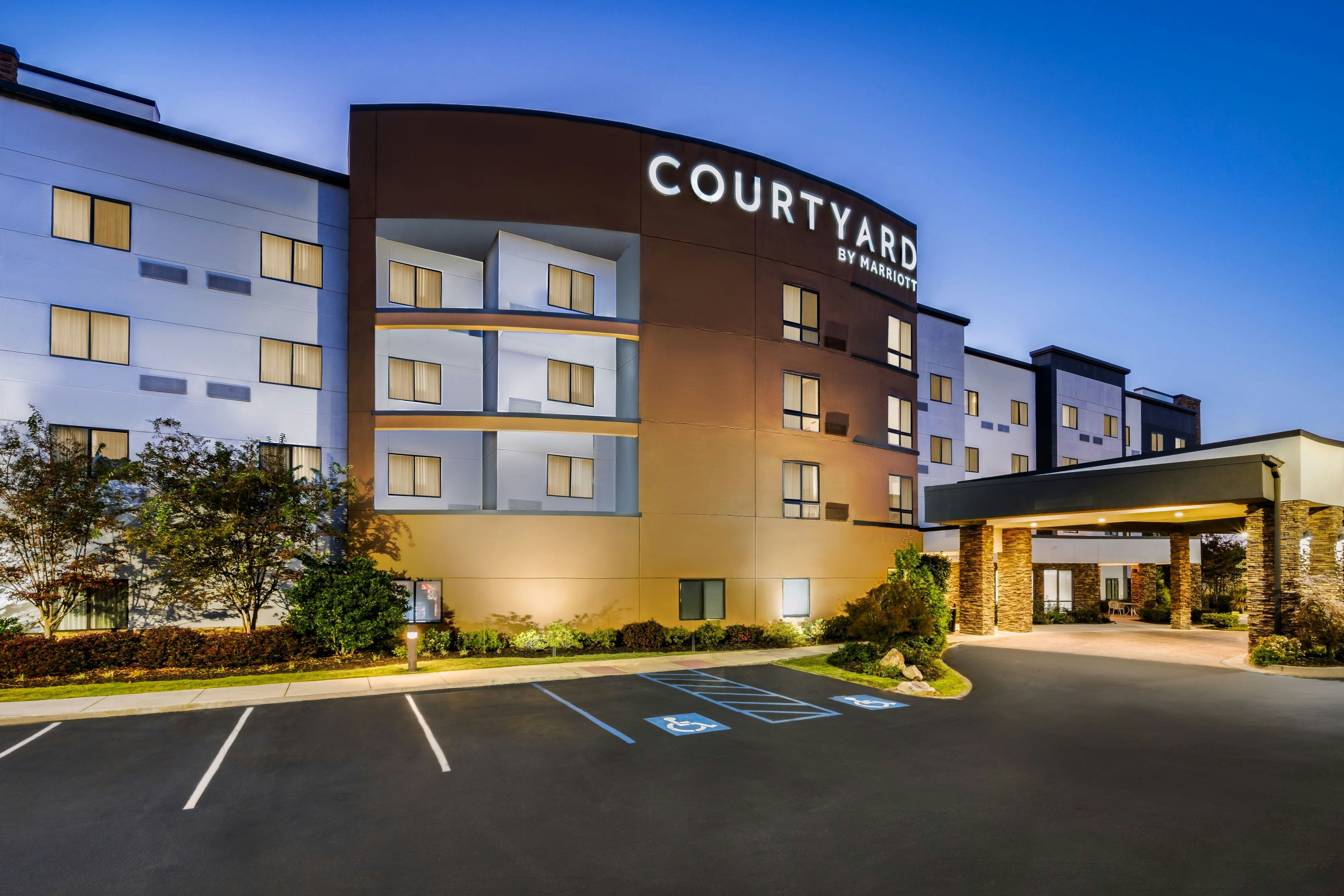 Courtyard Auburn
