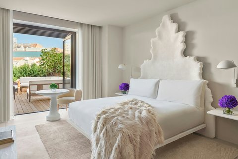 Studio Terrace Bedroom