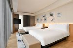 Larger Guest room, 2 Queen, High floor, Balcony
