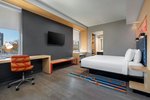 Savvy, Guest room, 1 King, City view, Corner room