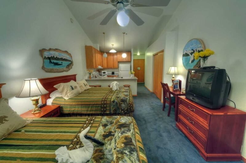 Frontier Suites Airport Hotel