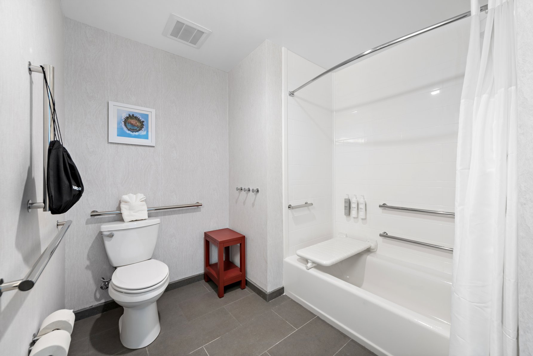 Hampton Inn by Hilton Big Bear Lake Room Type - 2QN ACCESSIBLE TUB
