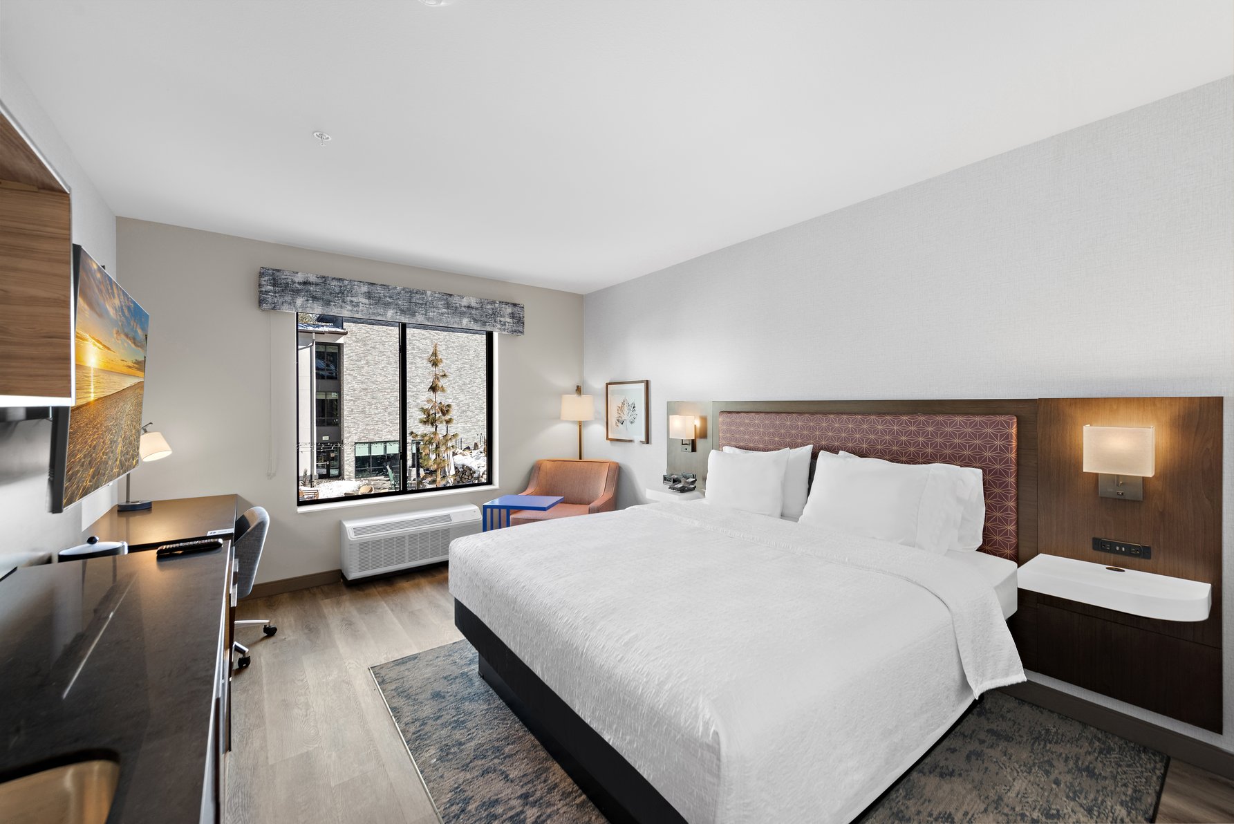 Hampton Inn by Hilton Big Bear Lake Room Type - 1 KNG ACC ROLLIN SHWR