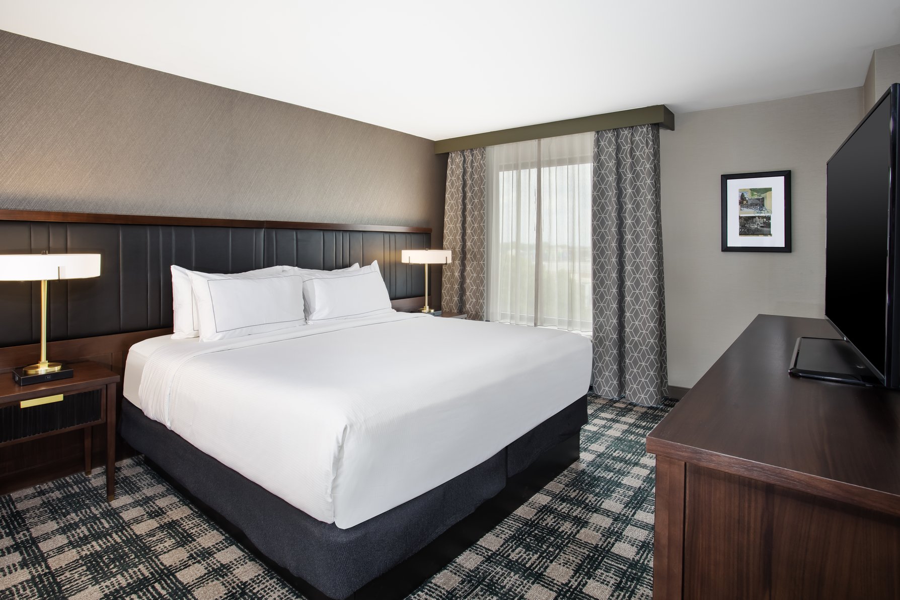 DoubleTree by Hilton Lansing Room Type - 1 KING SUITE ACCESS TUB