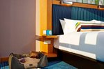 Guest room, 1 King, City view