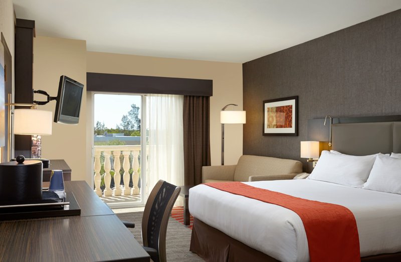 HOLIDAY INN EXPRESS NAPLES (DOWNTOWN)