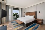 Breezy Suite, 2 Bedroom Larger Suite, Bedroom 1: 1 King, Bedroom 2: 2 Double, Harbor view
