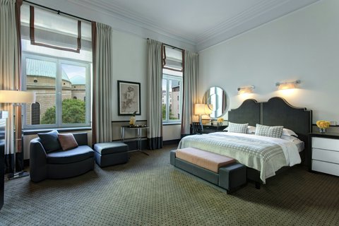 RFH Hotel de Rome - Deluxe City View Room
