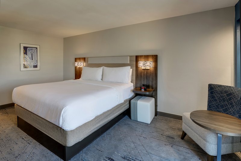 HOLIDAY INN EXP STES BRANSON