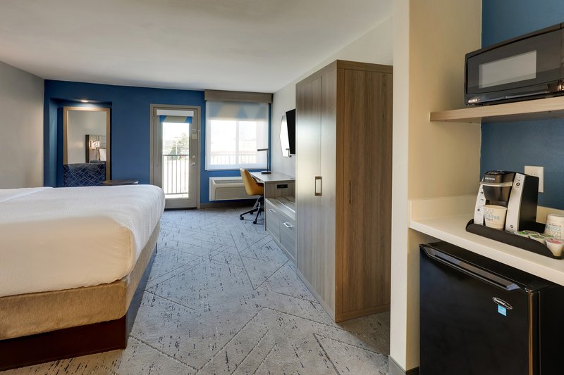 HOLIDAY INN EXP STES BRANSON