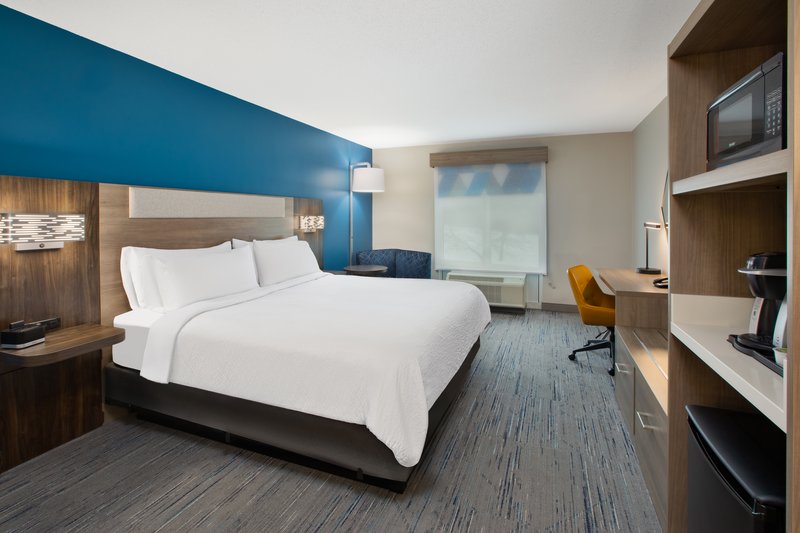1 KING BED NONSMOKING