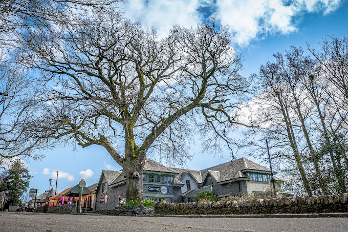 Oak Tree Inn