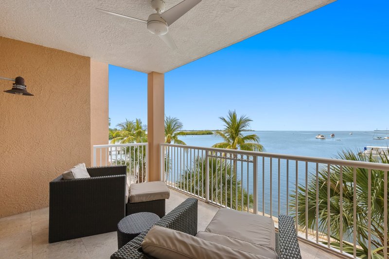 Beachside Resort & Residences