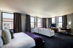 Executive, Larger Guest room, 1 King, Corner room