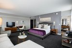 Executive, Larger Guest room, 1 King, Corner room