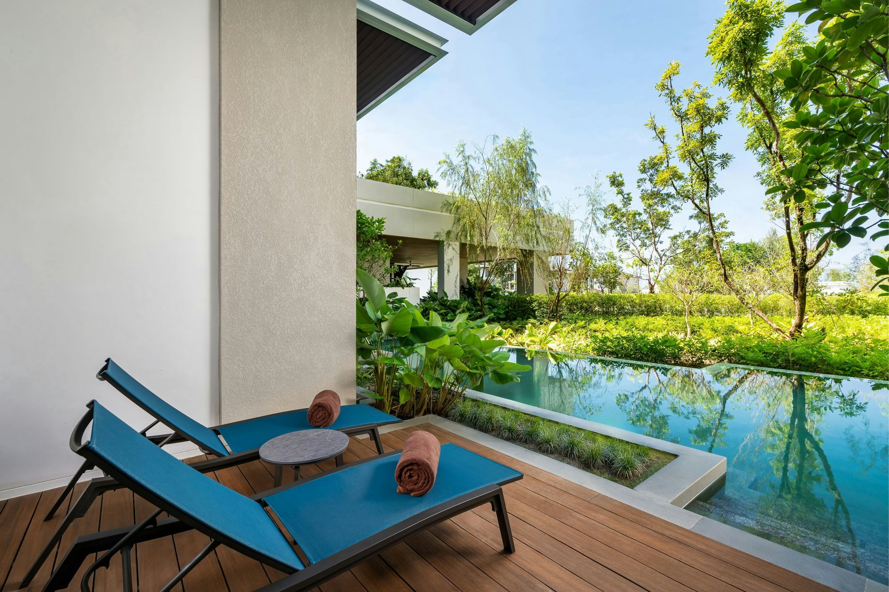 Khao Lak Marriott Beach Resort & Spa Room Type - Deluxe Guest room, 2 Twin, Pool access, Balcony