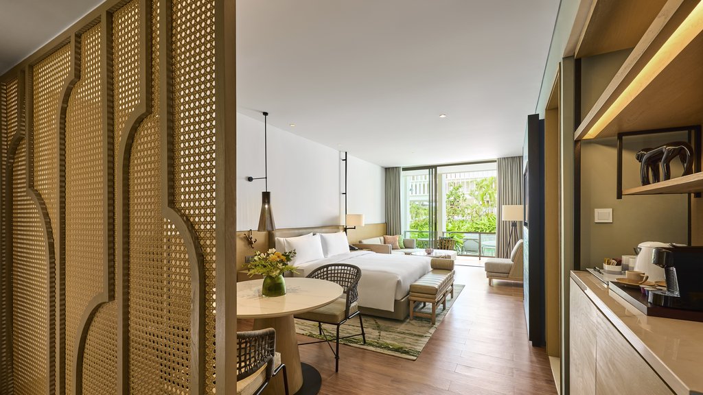 Holiday Inn Resort BINTAN LAGOI BEACH Room Type - 1 King Suite Pool Access