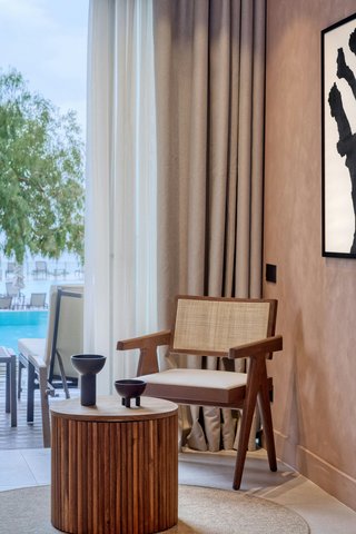 Sea View Suite with swim up pool