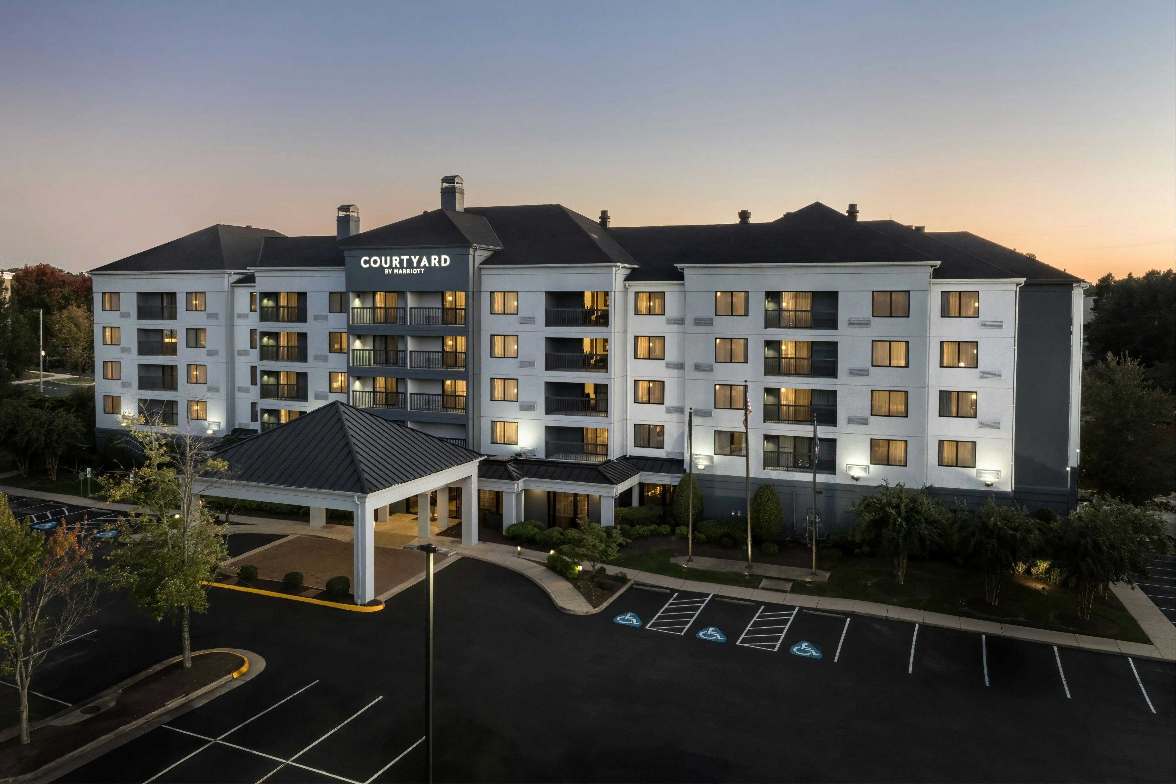 Courtyard by Marriott Richmond Chester