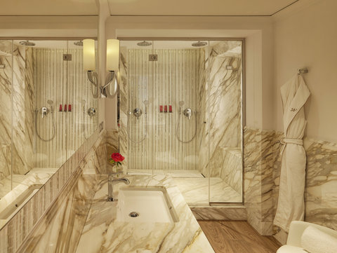 RFH Hotel de Russie - Popolo Suite Bathroom