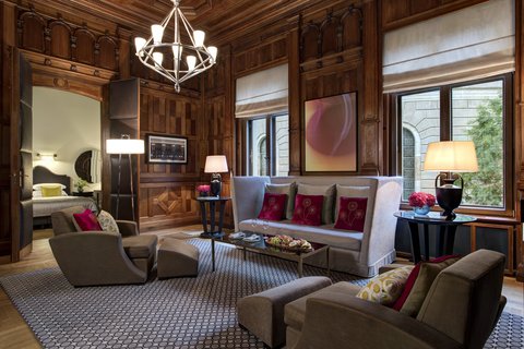RFH Hotel de Rome - Historic Banker Suite