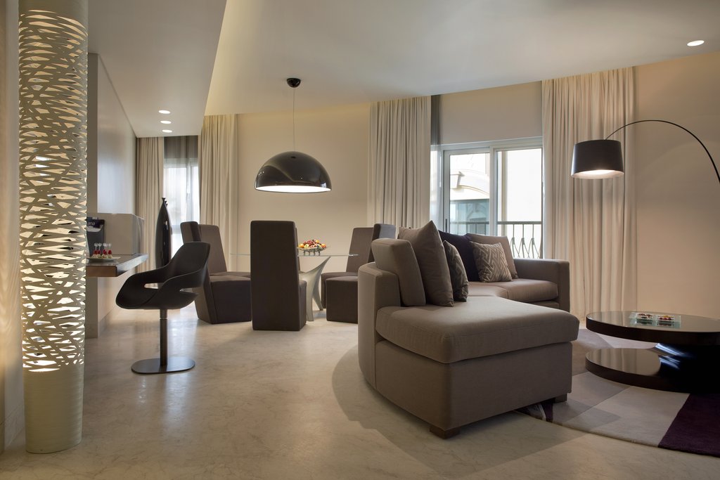 Al Ain Rotana Room Type - One Bedroom Falaj Suite/King Bed 105 Sqm/Pool View