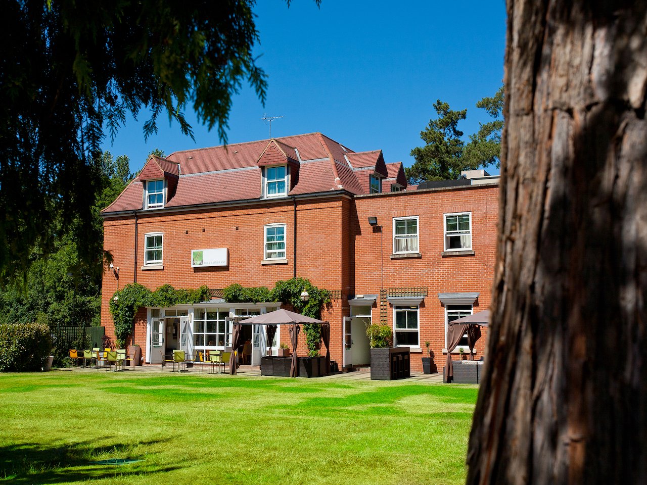 Pinewood Hotel