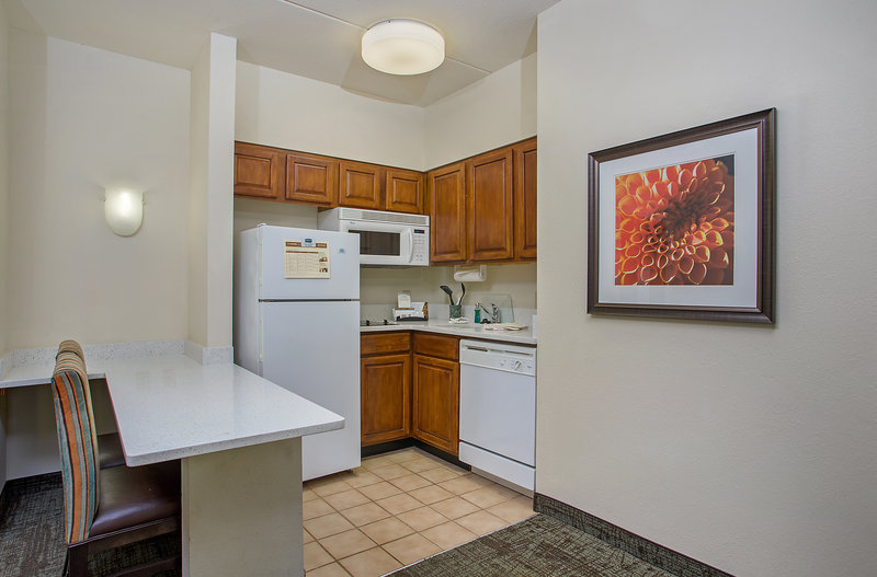 STAYBRIDGE STES DTWN CONV CTR