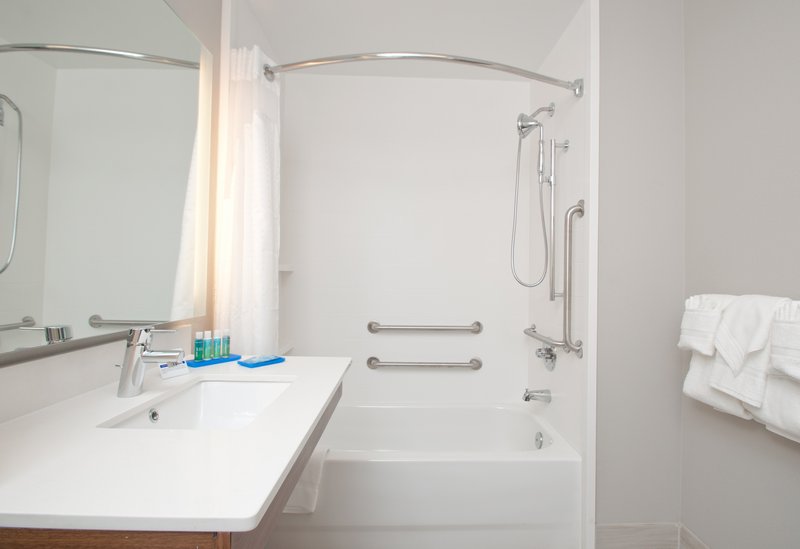 KING EXEC MOBILITY ACCESSIBLE TUB NOSMK