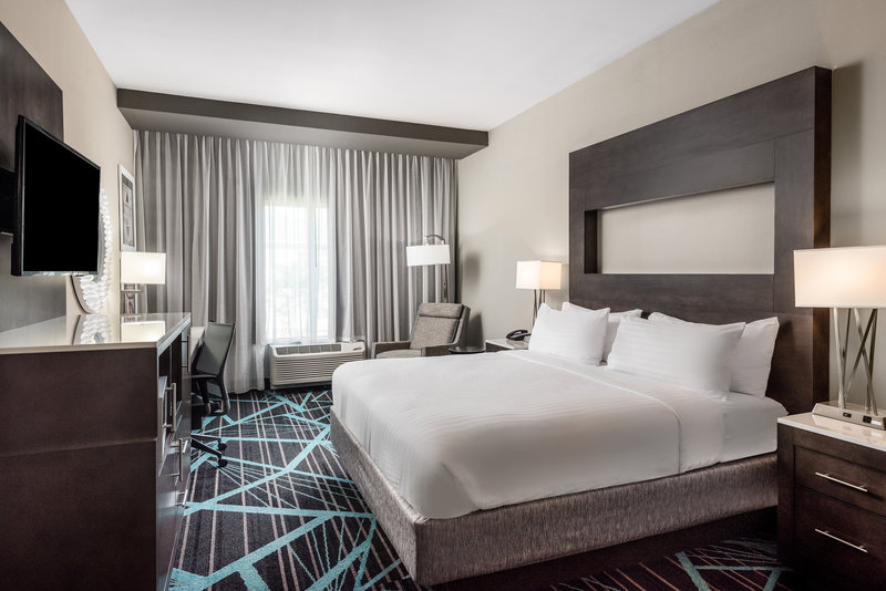 Holiday Inn Express and Suites Charlotte Airport