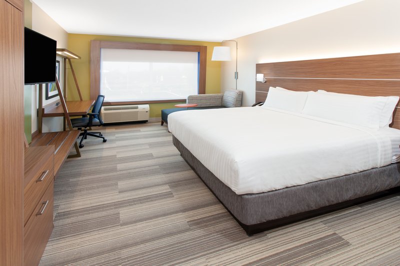 Holiday Inn Express and Suites Sterling Heights-Detroit Area