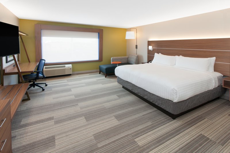 Holiday Inn Express and Suites Sterling Heights-Detroit Area