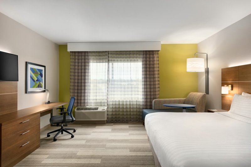 Holiday Inn Express and Suites Salisbury