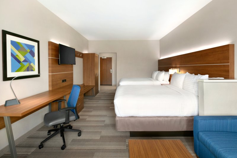 TWO QUEEN BEDS NONSMOKE