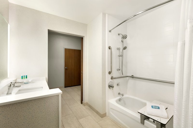 Holiday Inn Express and Suites Salisbury