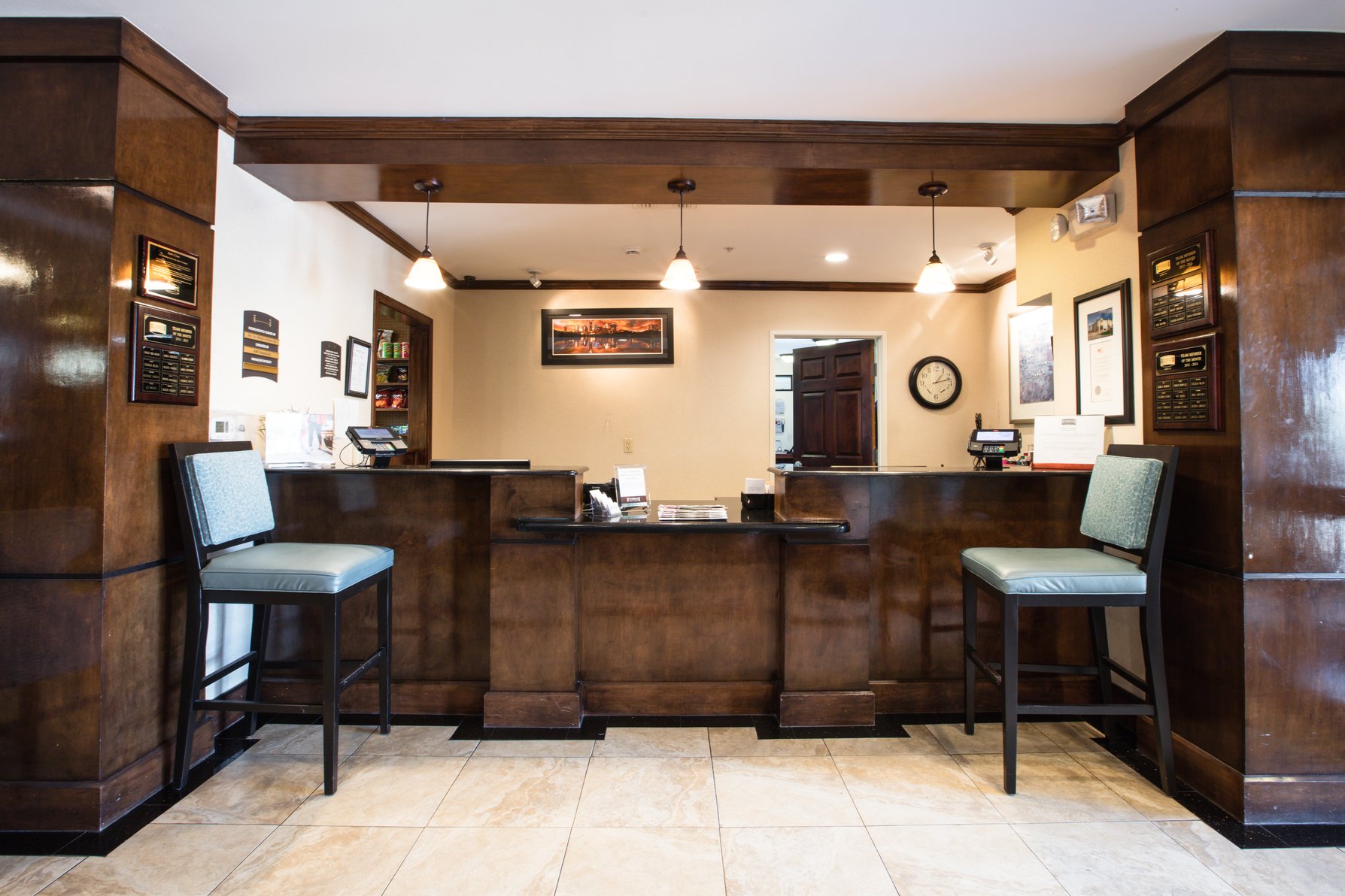  Welcome to the Staybridge Suites located near Honeywell.
