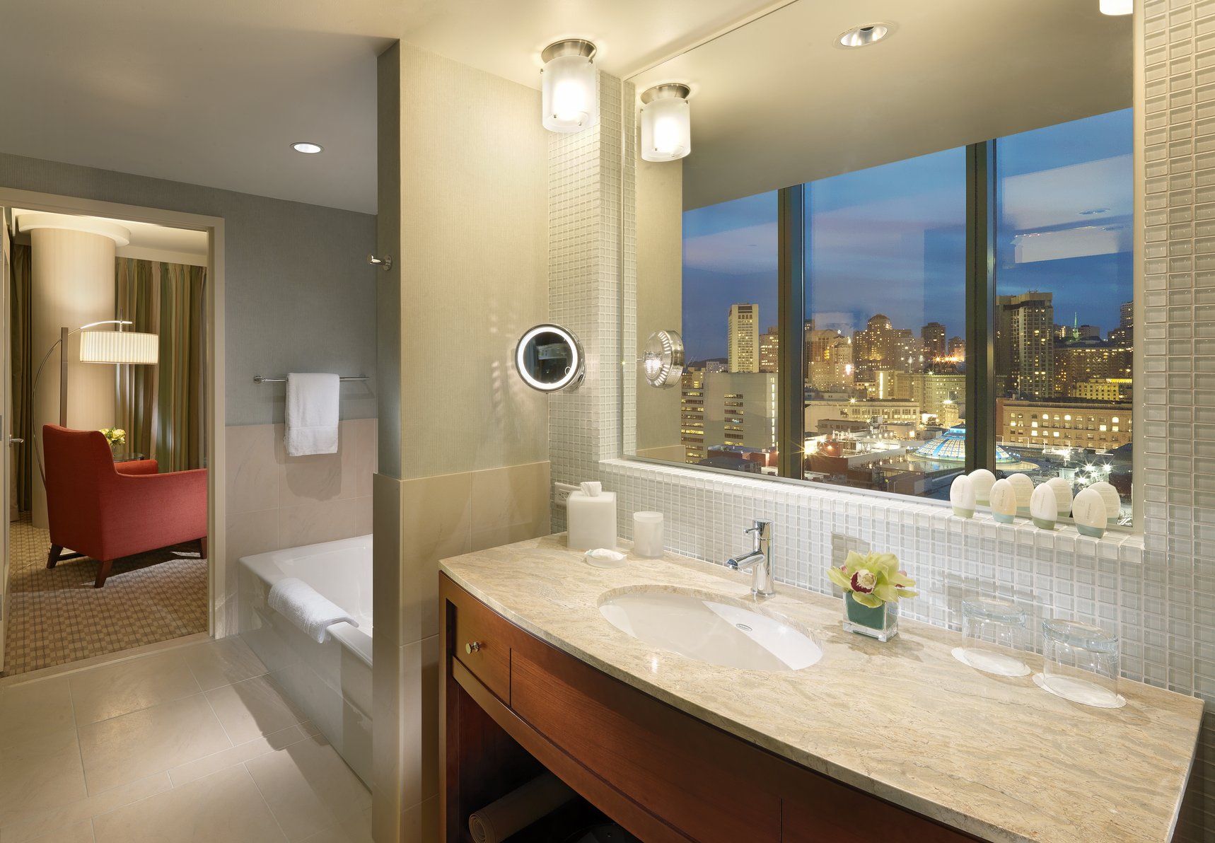 InterContinental SAN FRANCISCO Room Type - 1 King Junior Suite Corner View