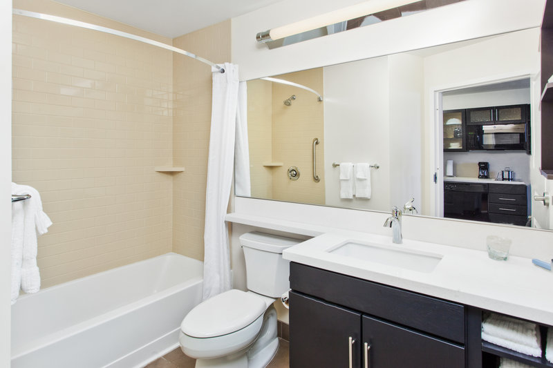 1 BED KITCHENETTE STUDIO