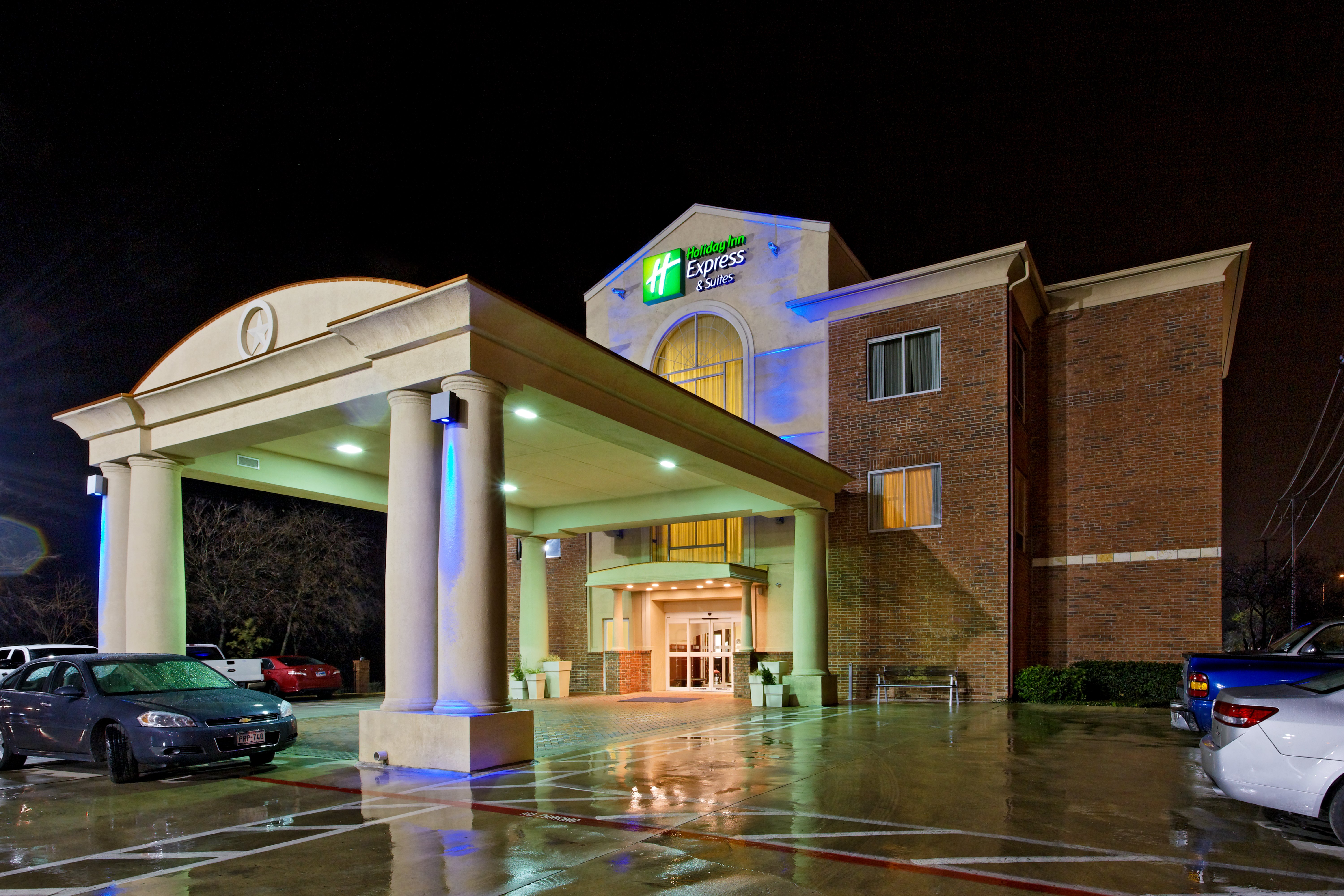 Holiday Inn Express & Suites San Antonio