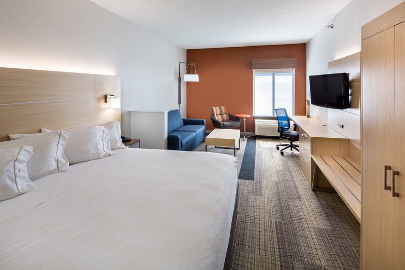 HOLIDAY INN EXP CEDAR RAPIDS