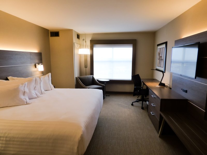 Holiday Inn Express and Suites Plymouth – Ann Arbor Area