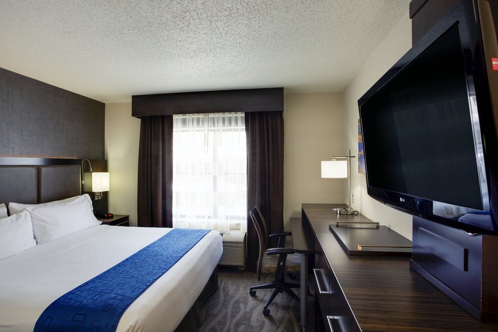 Holiday Inn Express & Suites MEADOWLANDS AREA, Bergen