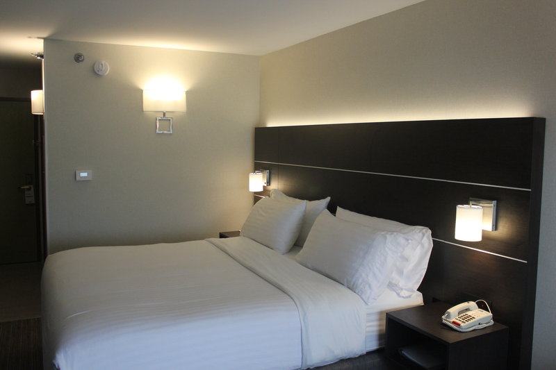 HOLIDAY INN EXPRESS CORYDON