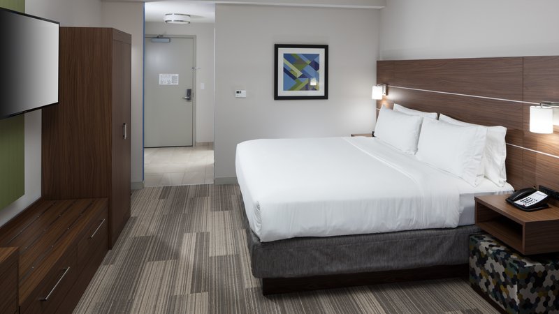 Holiday Inn Express and Suites Orlando At Seaworld