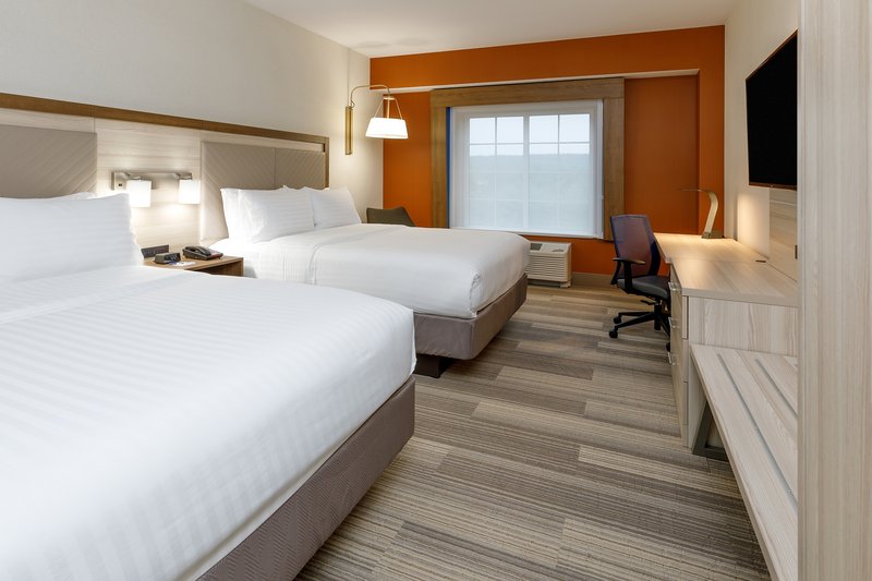 TWO QUEEN BEDS NONSMOKE