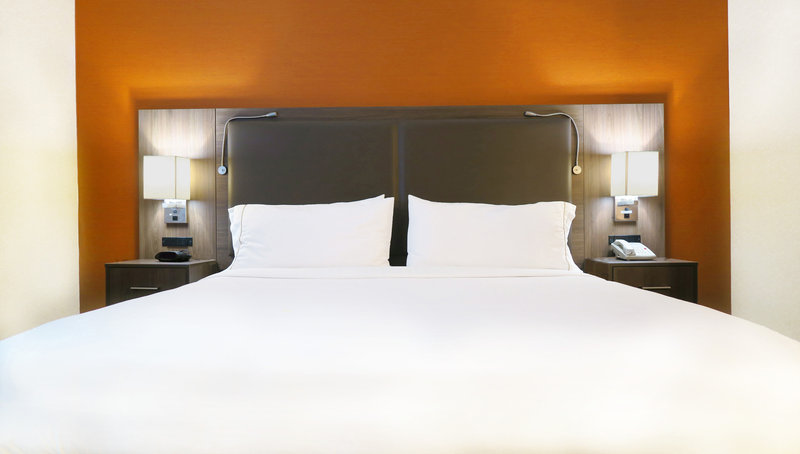Holiday Inn Express Hotel & Suites Elk Grove