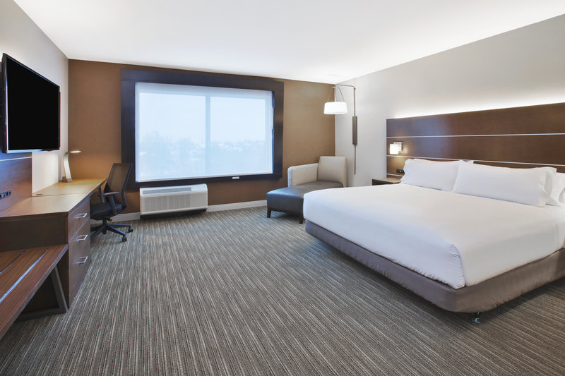 Holiday Inn Express and Suites Okemos – University Area