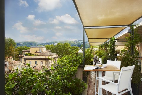 Admira Roma desde nuestro Roof Terrace Bar