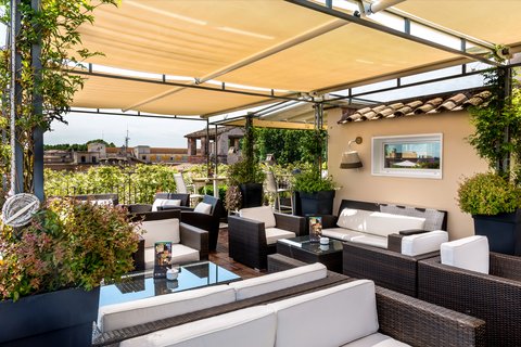 Relájese en nuestro Bar en la Terraza de la Azotea